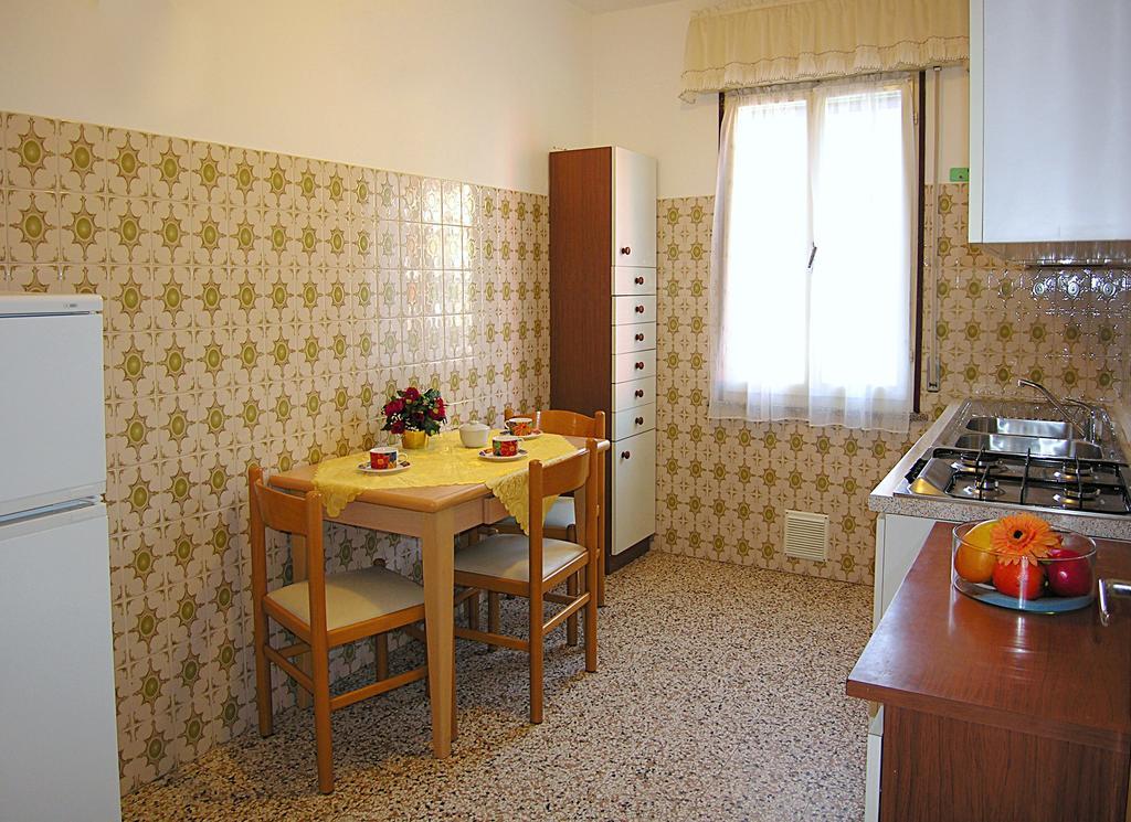 Appartamenti Dora Бибионе Экстерьер фото